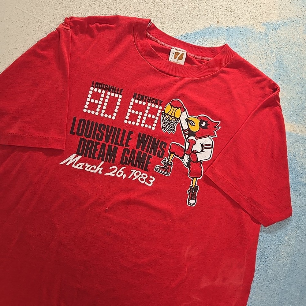 VTG 1983 Louisville Cardinals Basketball Dream Game T-Shirt XL Red Single Stitch